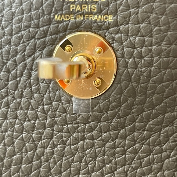 NEW 2024 Hermès Etoupe Mini Lindy 20 GHW - New with Box. - Picture 9 of 12